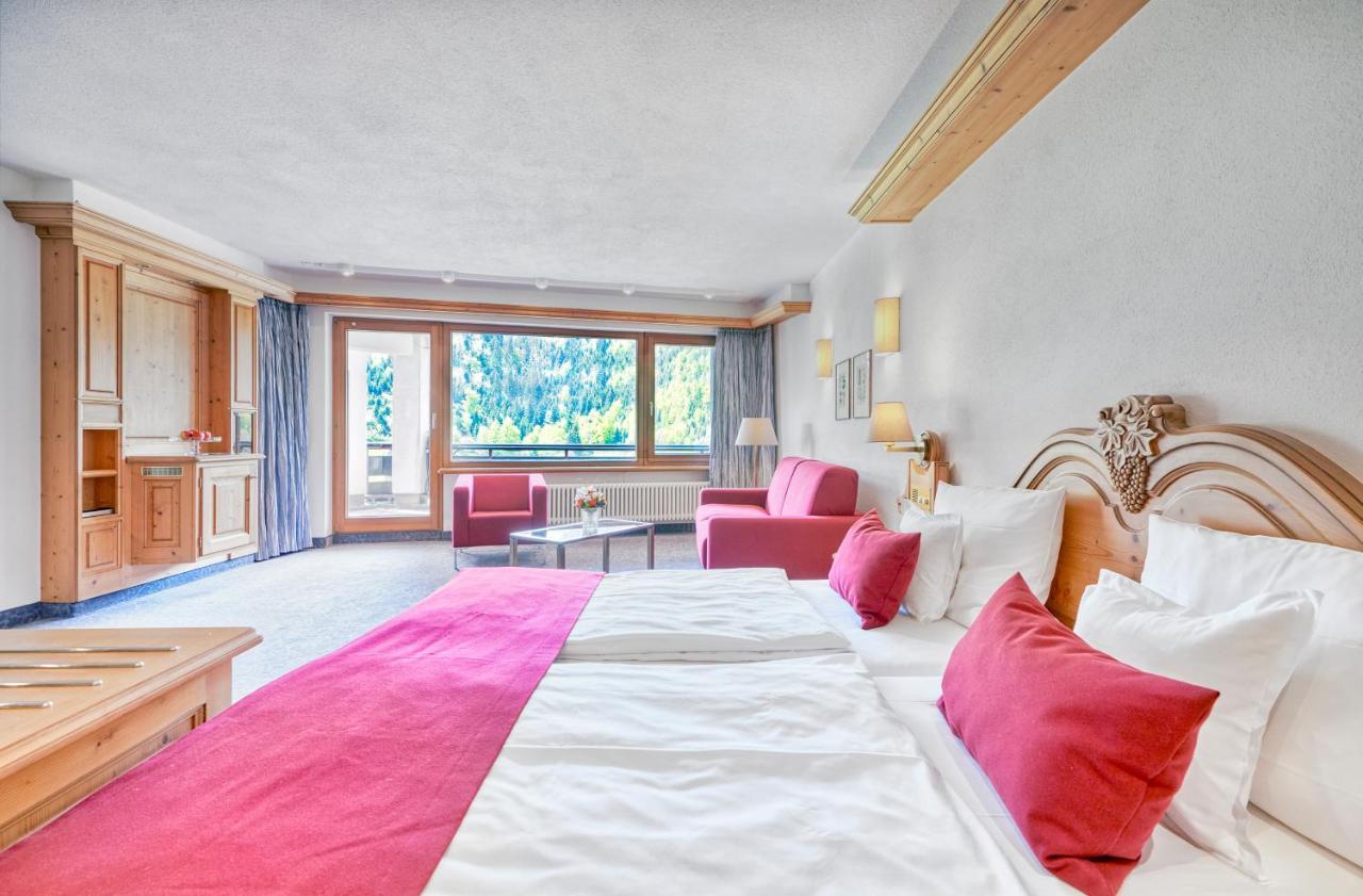 Hotel Traube Tonbach Baiersbronn Exterior photo