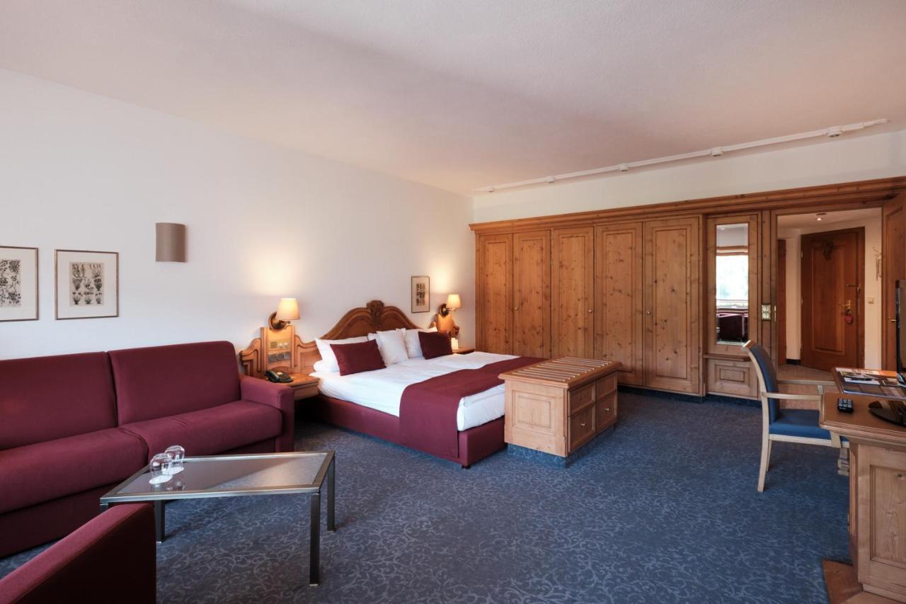 Hotel Traube Tonbach Baiersbronn Exterior photo